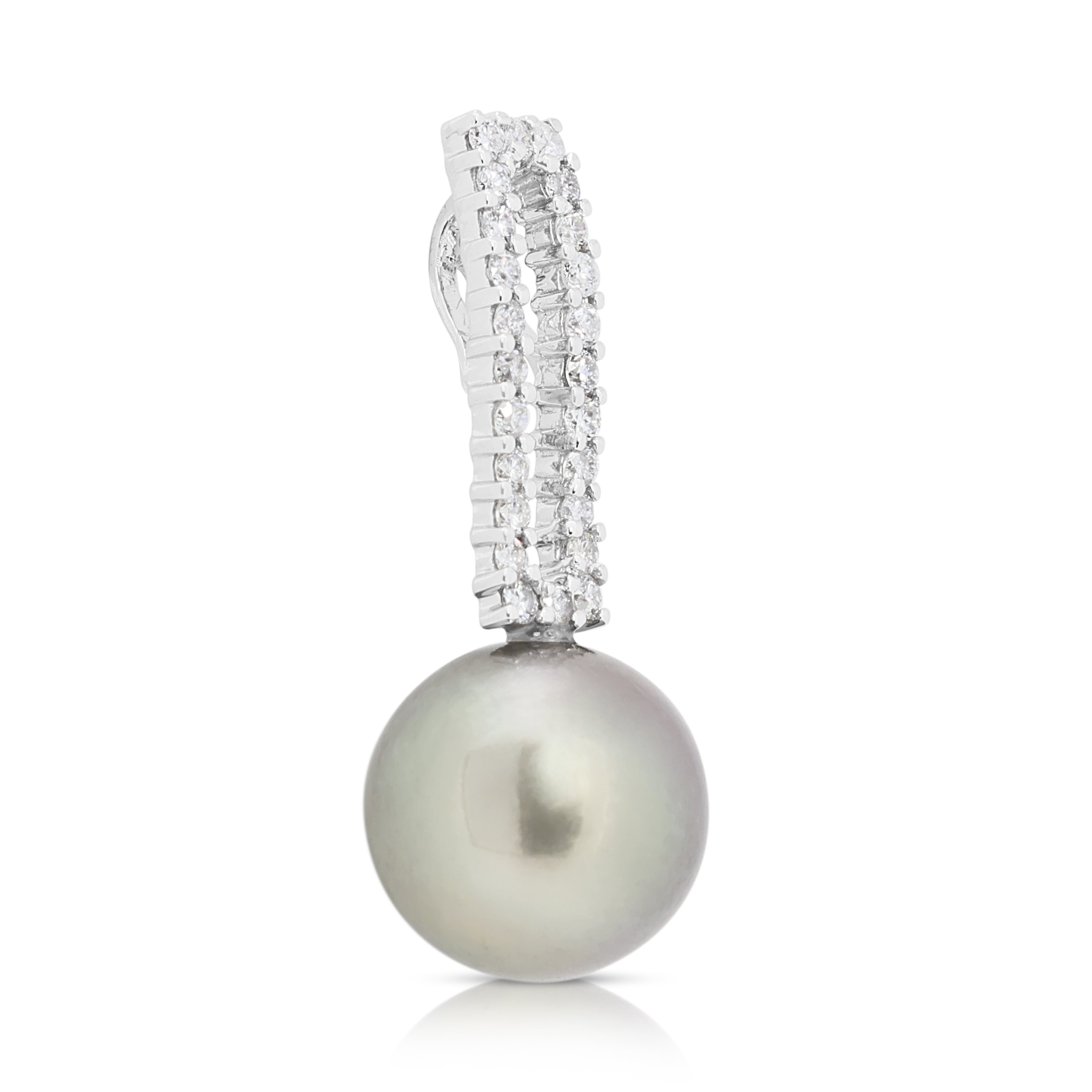 Exquisite 18K White Gold Pendant with South Sea Pearl and 0.36ct Natural Diamonds