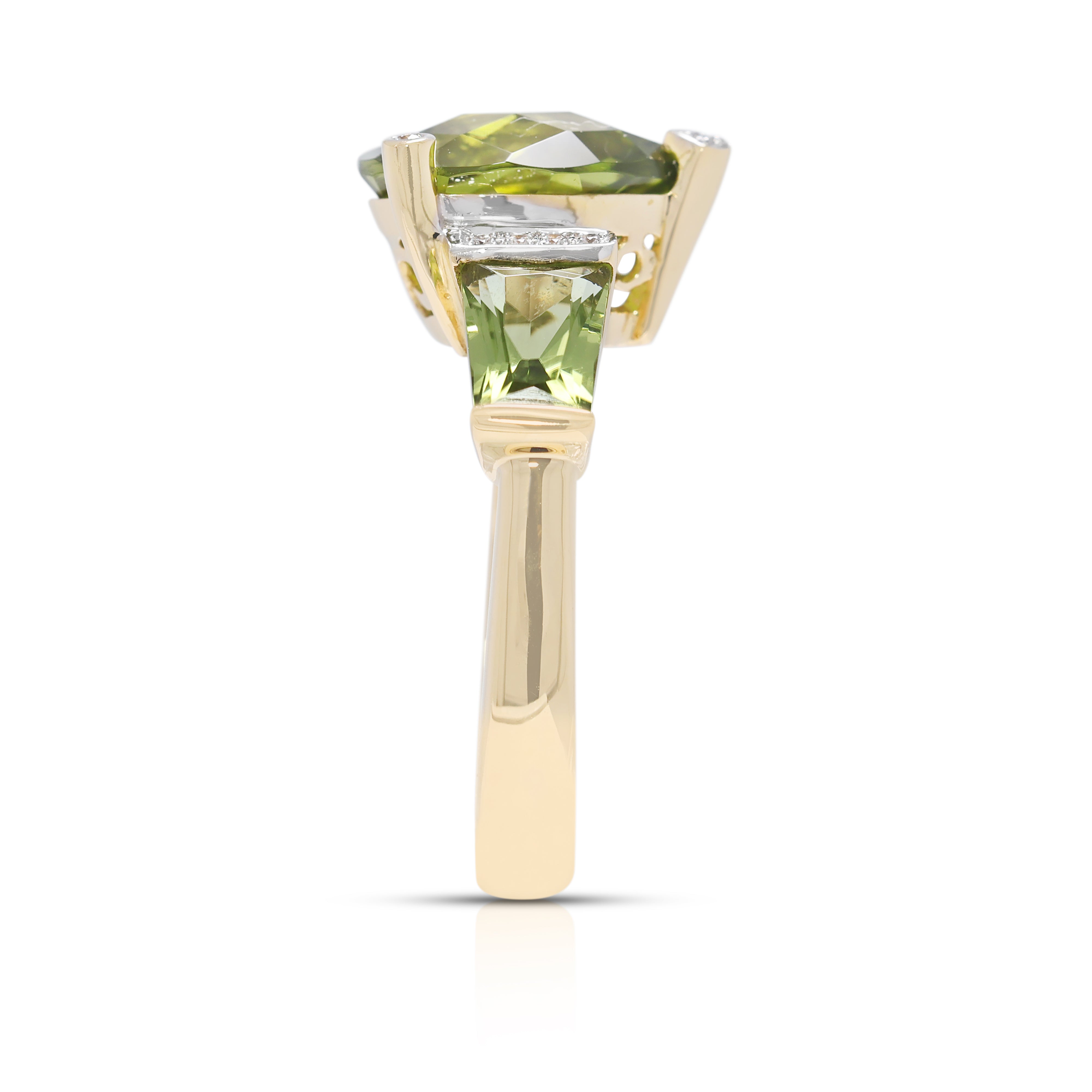 Vibrant 3.96ct Peridot & Natural Diamond 18K Yellow Gold Ring