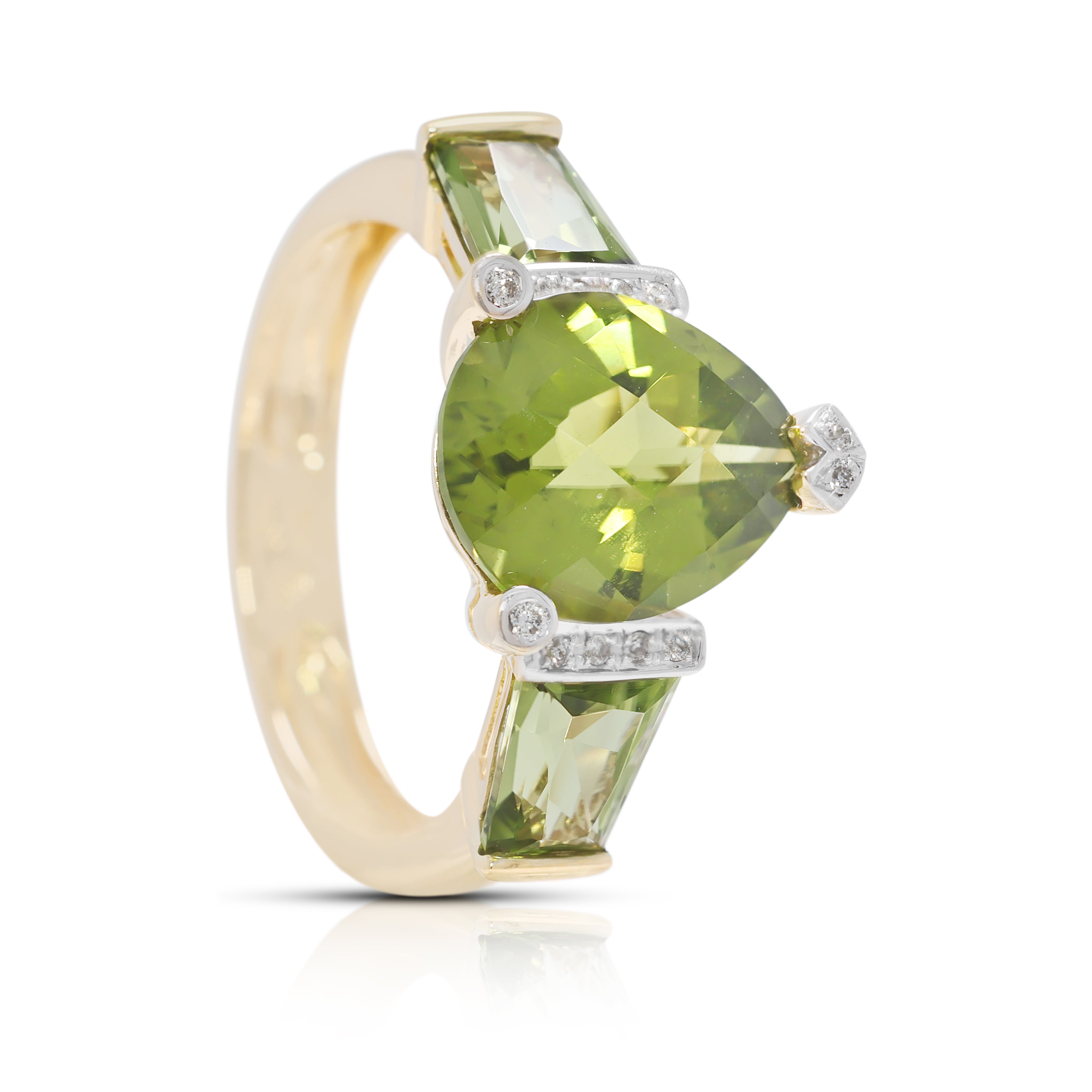 Vibrant 3.96ct Peridot & Natural Diamond 18K Yellow Gold Ring