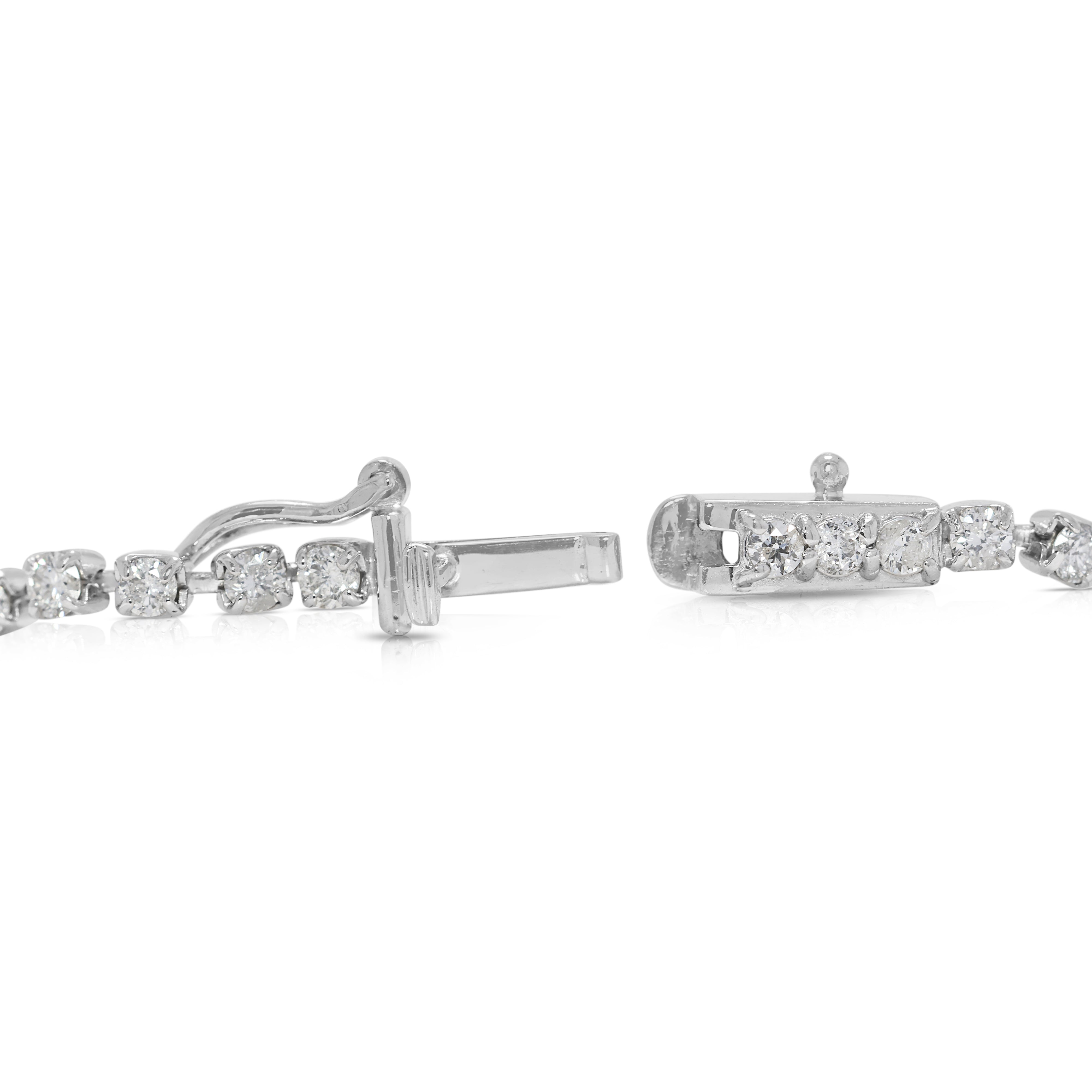 Luxurious 2ct Natural Diamonds Bracelet in Platinum