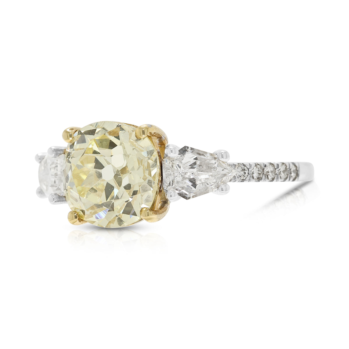Captivating 3.26ct Diamonds 3-Stone Ring in 18k White & Yellow Gold