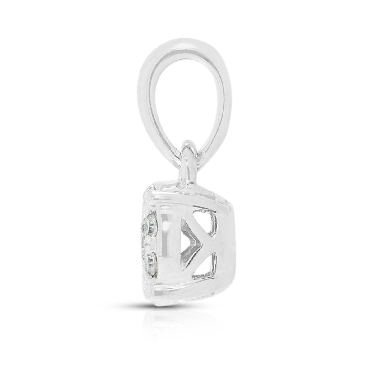 Scintillating 0.14ct Natural Diamond Classic Daisy Cluster Pendant in 18K White Gold