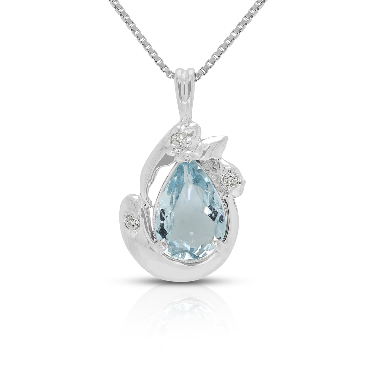 Graceful 1.04ct Aquamarine and 0.03ct Natural Diamond Pendant Necklace in Platinum