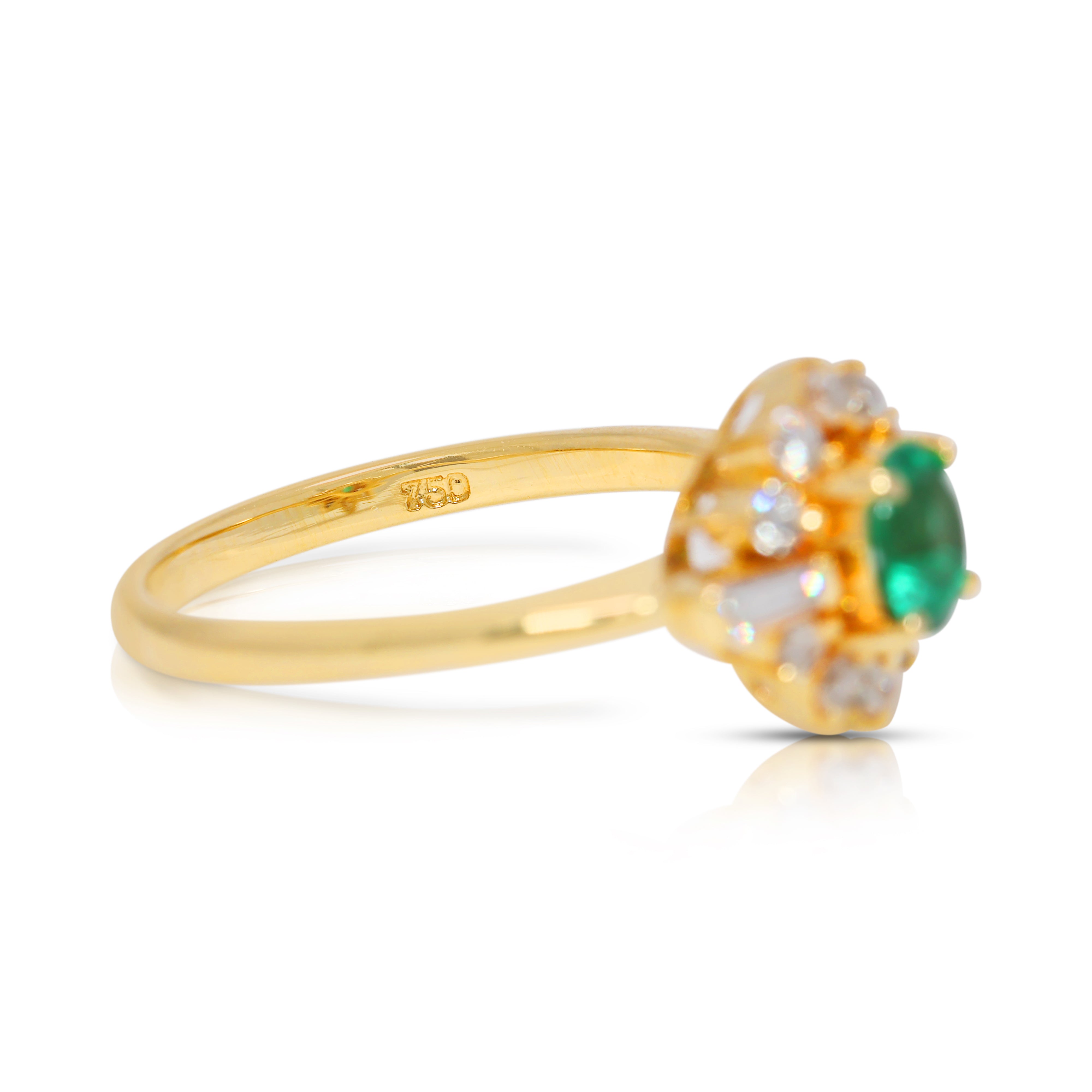 Radiant 0.48ct Emerald & Natural Diamond Halo Ring in 18K Yellow Gold