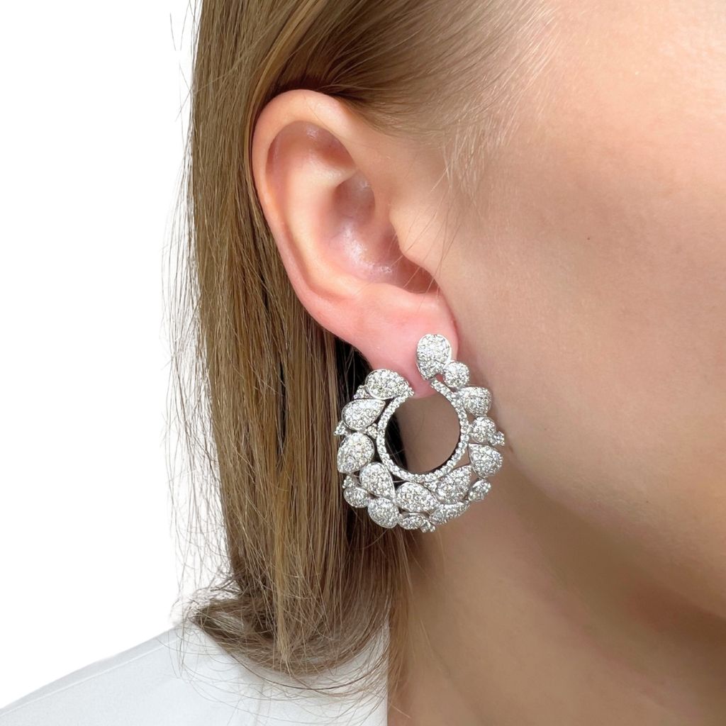 Dazzling 5.87ct Diamonds Earrings in 18k White Gold - IGI Certificate