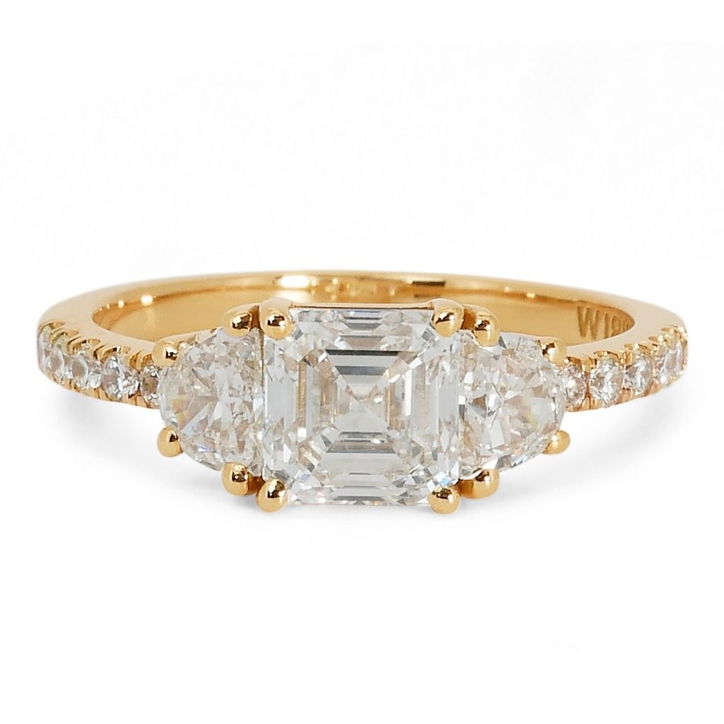 Beautiful 1.5 carat Square Step Diamond Ring - IGI Certificate