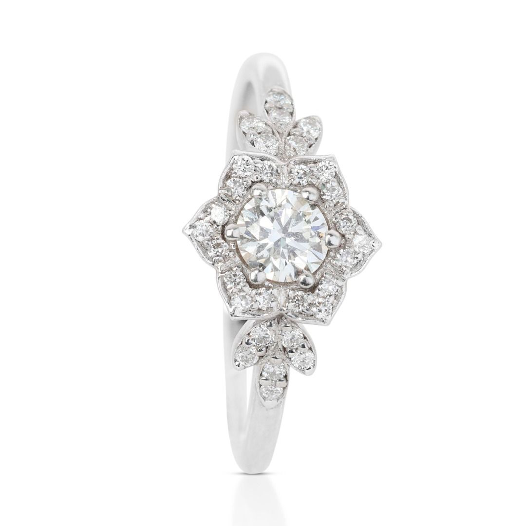 Beautiful Classic Halo Ring