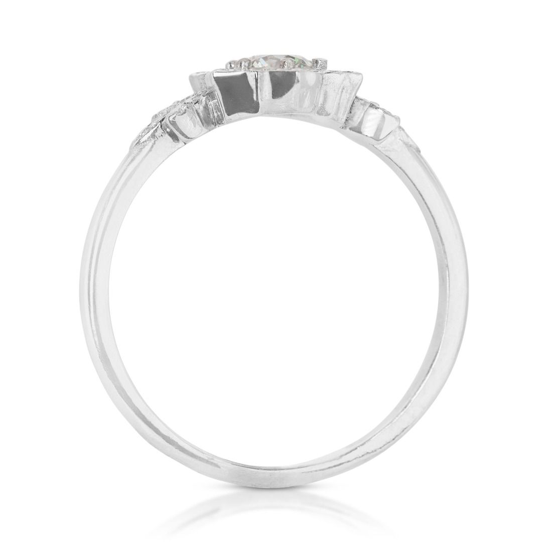 Beautiful Classic Halo Ring