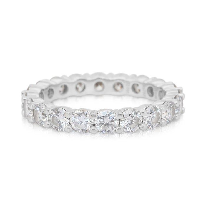 Brilliant 2.32ct Diamonds Band Ring in 18k White Gold - IGI Certified
