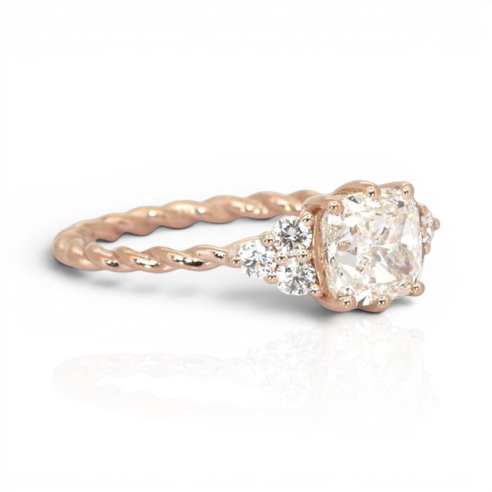 1.75 Carats IGI Certified Natural Diamond 18K Rose Gold 7-Stone Ring