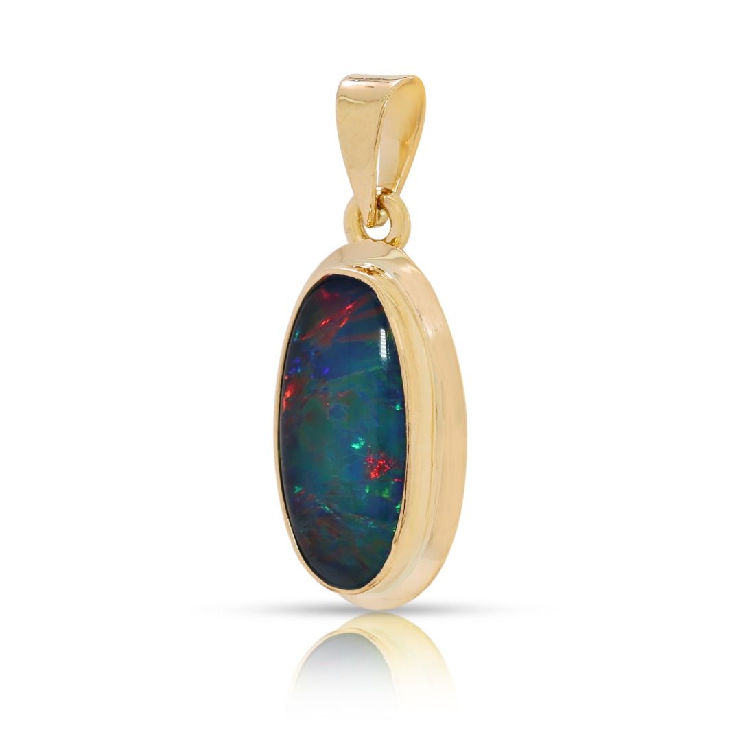 Captivating 1.97g Natural Opal and 18k Yellow Gold Oval Statement Pendant