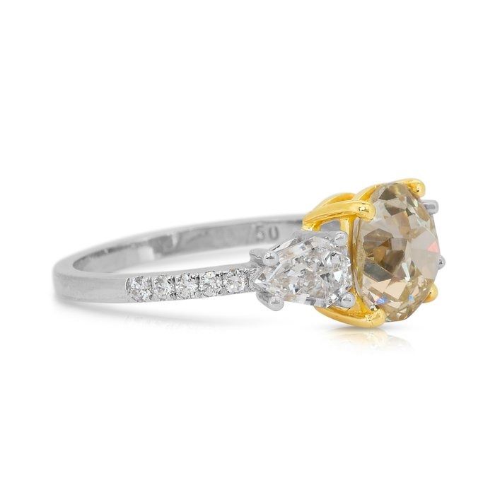 Captivating 3.26ct Diamonds 3-Stone Ring in 18k White & Yellow Gold
