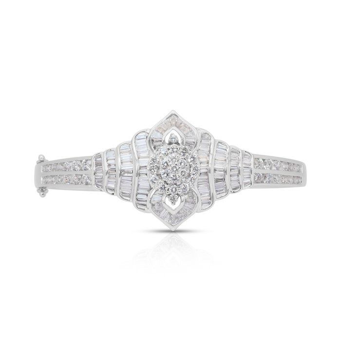 Captivating 5.12ct Diamonds Bangle in 18k White Gold - IGI Certified