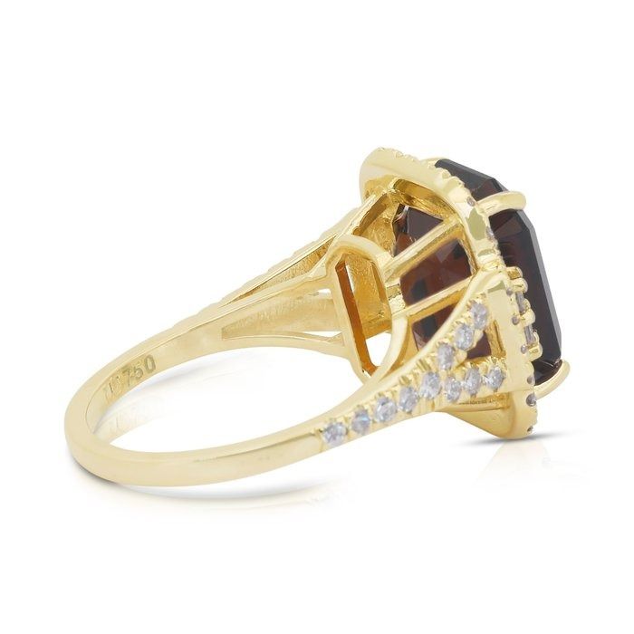 Captivating 8.88ct Tourmaline and Diamonds Cocktail Ring in 18k Yellow Gold - GIA Certified