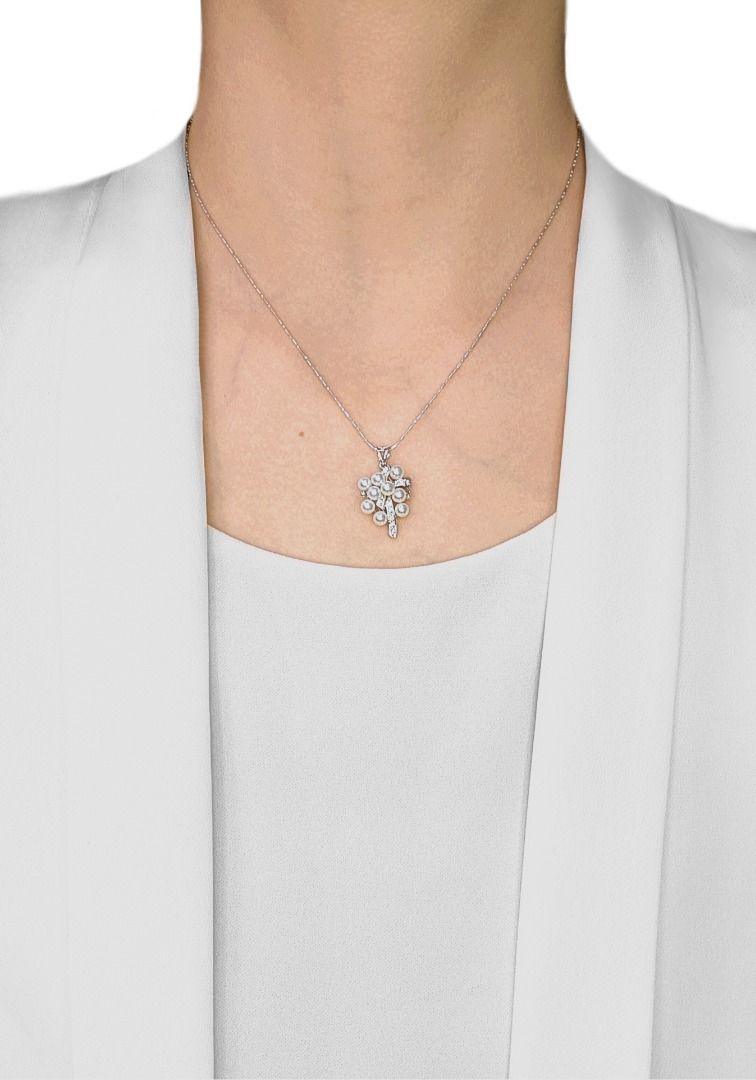 Charming 4mm Akoya Pearl & 0.07ct Natural Diamond Cluster Pendant in 18K White Gold (New)