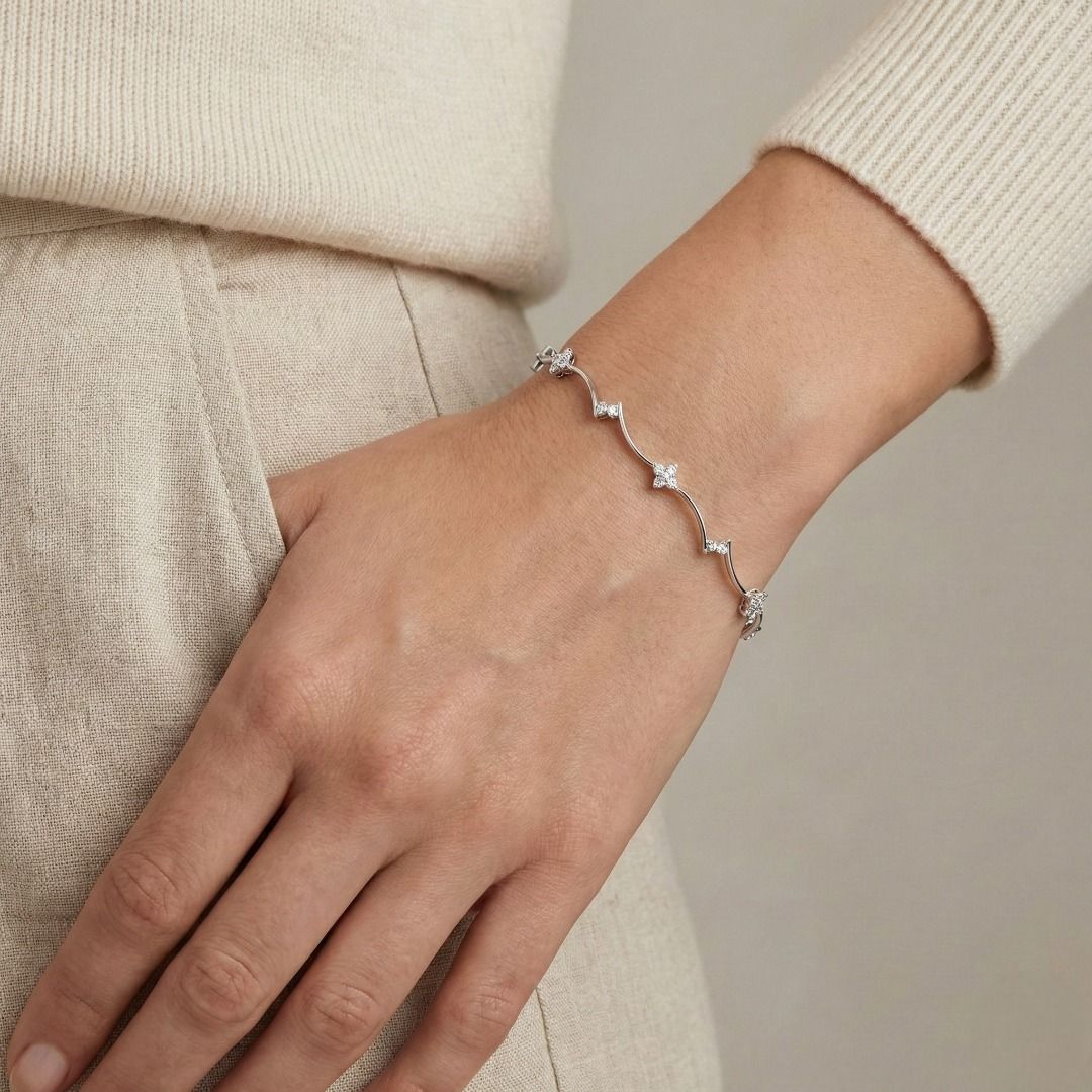 Chic 0.45ct Natural Diamond Floral Wave Bracelet in 18K White Gold (New and Unworn)