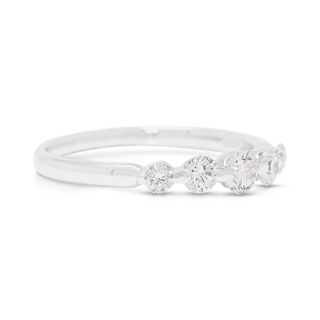 Chic 0.51ct Diamond Five-Stone Ring in Platinum