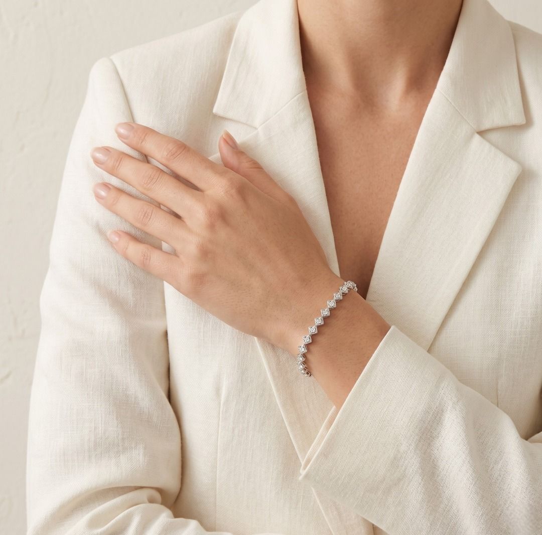 Elegantes Tennisarmband mit 0,60 Karat natürlichen runden Brillanten aus 18K Weißgold