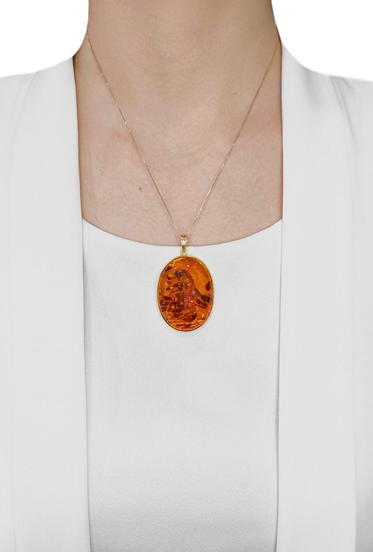 Chroma Oval Amber Pendant in 18K Yellow Gold