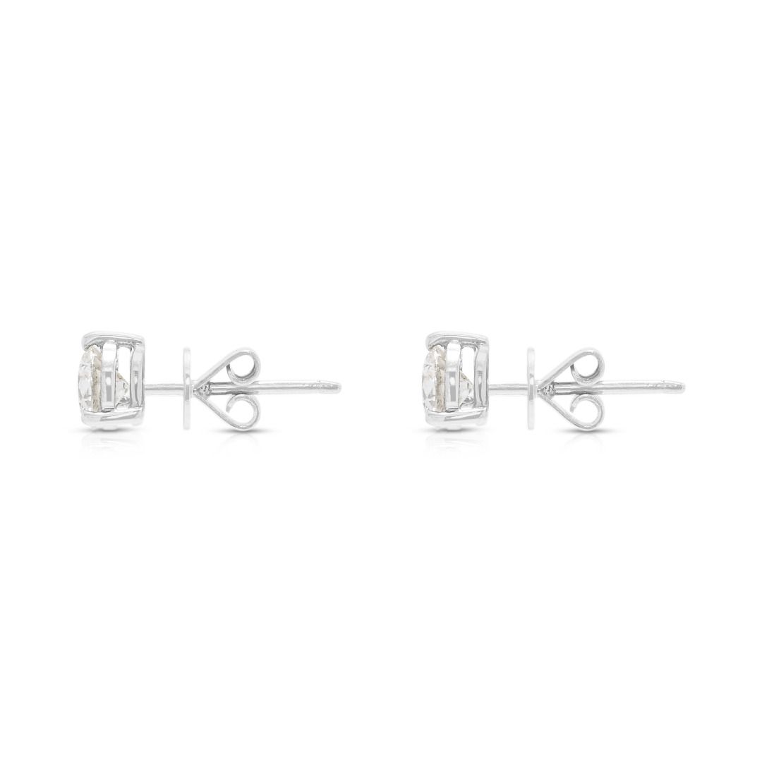 Klassische 0,86 Karat Ohrstecker mit Naturdiamanten in 18K Weißgold