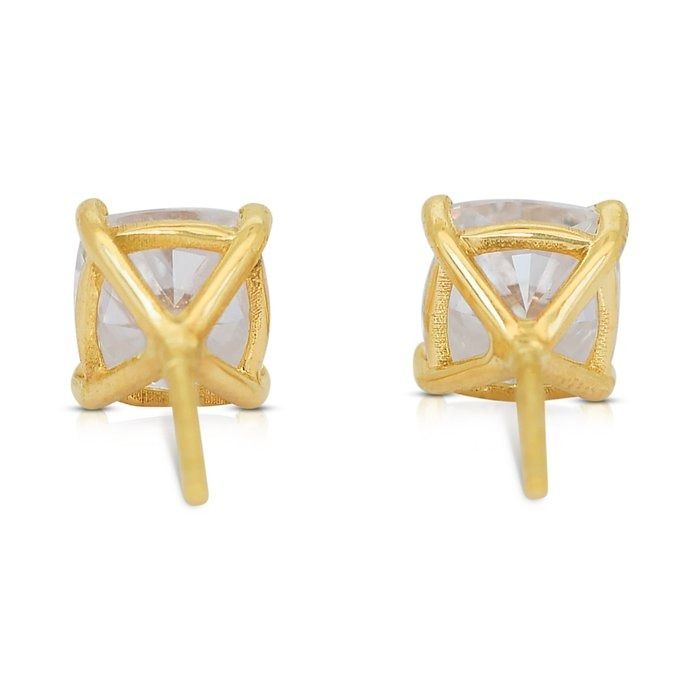 Timeless 3.02ct Diamonds Stud Earrings in 18k Yellow Gold - IGI Certified