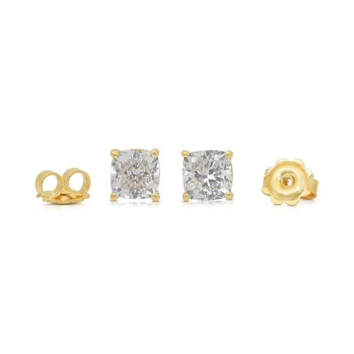Timeless 3.02ct Diamonds Stud Earrings in 18k Yellow Gold - IGI Certified