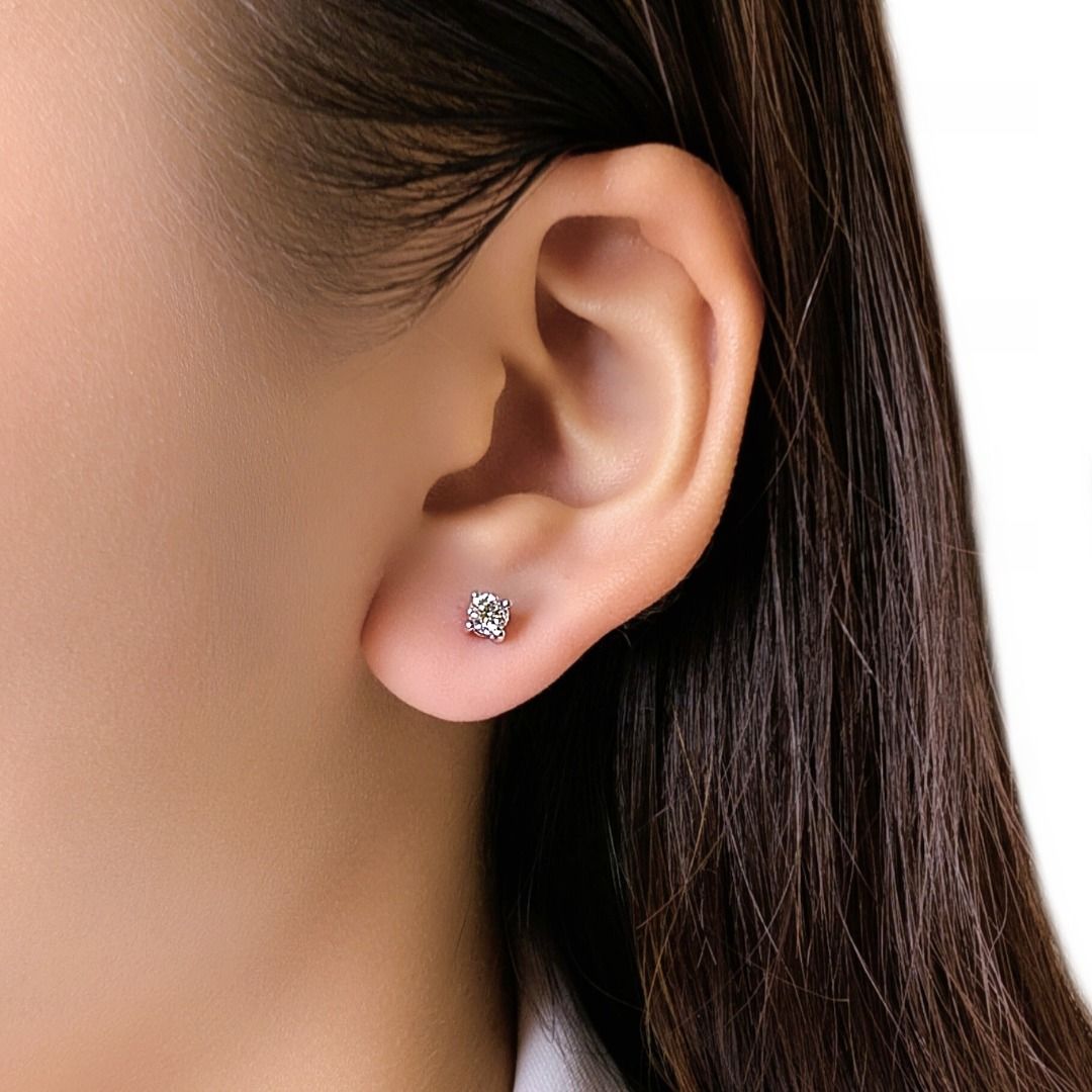 Clean 0.40ct Diamond Studs in 18K White Gold