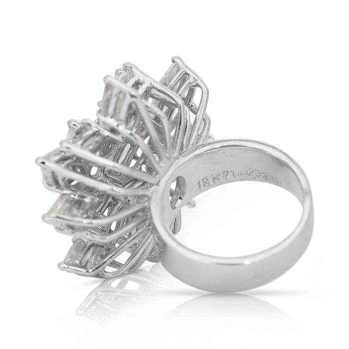 Dazzling 10.80ct Diamonds Cocktail Ring in 18k White Gold - IGI Certified