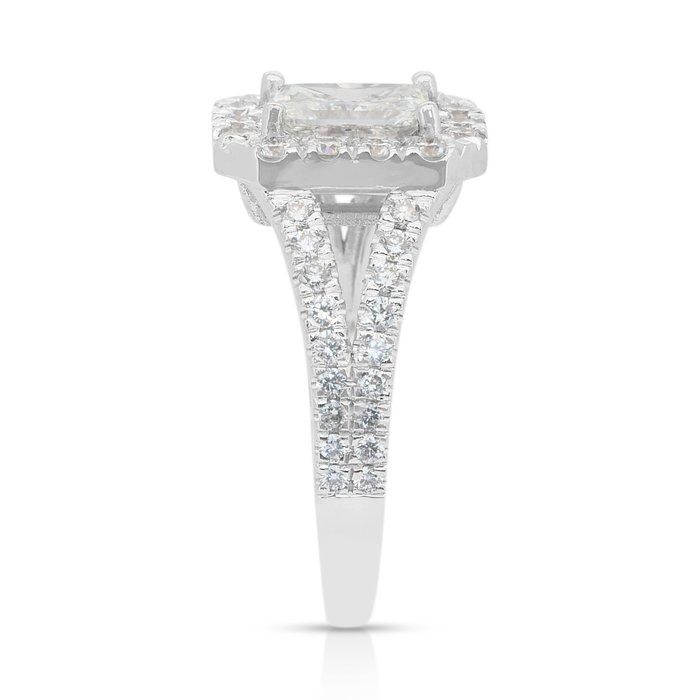 Dazzling 1.81ct Diamonds Halo Ring in 18k White Gold - IGI Certified