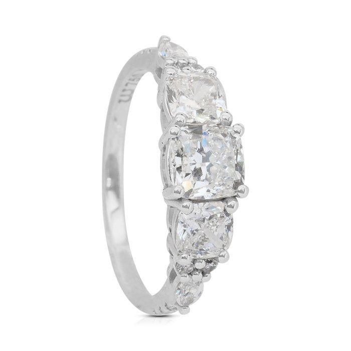 Dazzling 2.47ct Diamonds Ring in 18k White Gold - IGI Certified