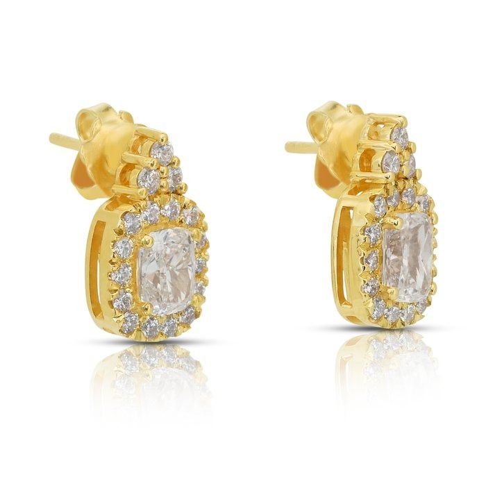 Dazzling 2.93ct Diamonds Earrings in 18k Yellow Gold - IGI Certified