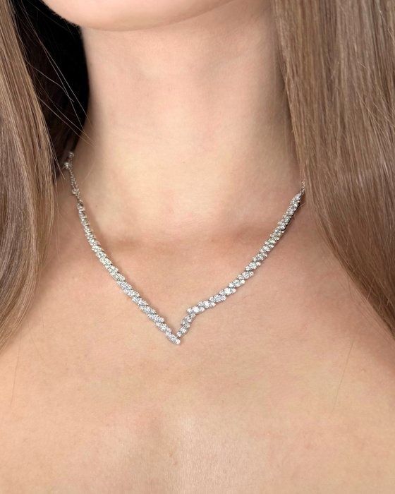 Dazzling 3.38ct Diamonds Necklace in 18k White Gold - IGI Certified