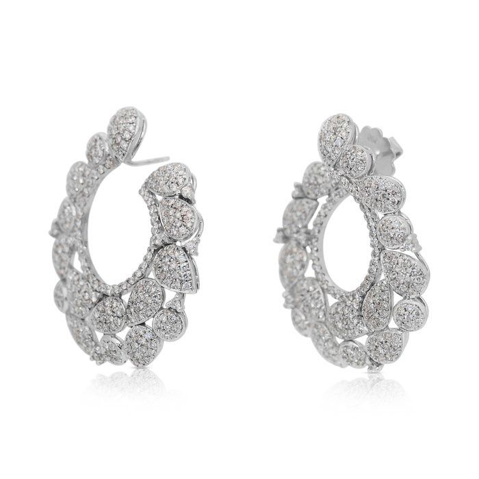 Dazzling 5.87ct Diamonds Earrings in 18k White Gold - IGI Certificate