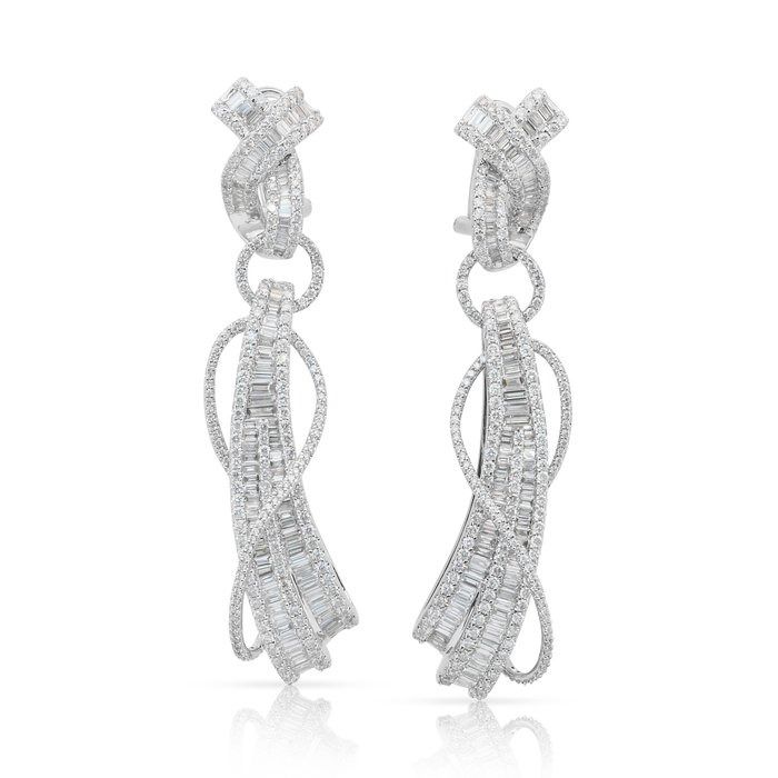 Dazzling 6.75ct Diamonds Drop Earrings in 18k White Gold - IGI Certified