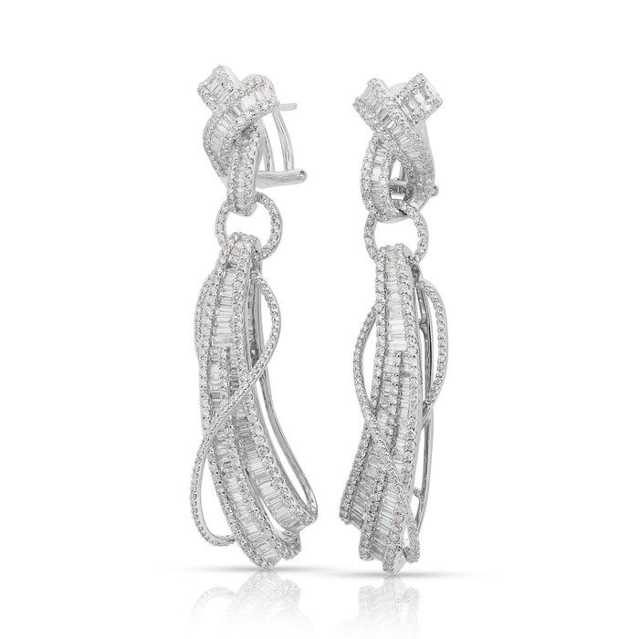 Dazzling 6.75ct Diamonds Drop Earrings in 18k White Gold - IGI Certified