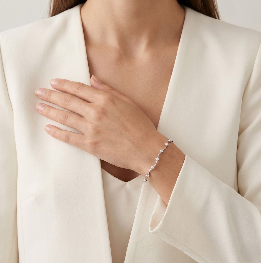 Delicate 0.25ct Diamonds Bracelet in 18K White Gold