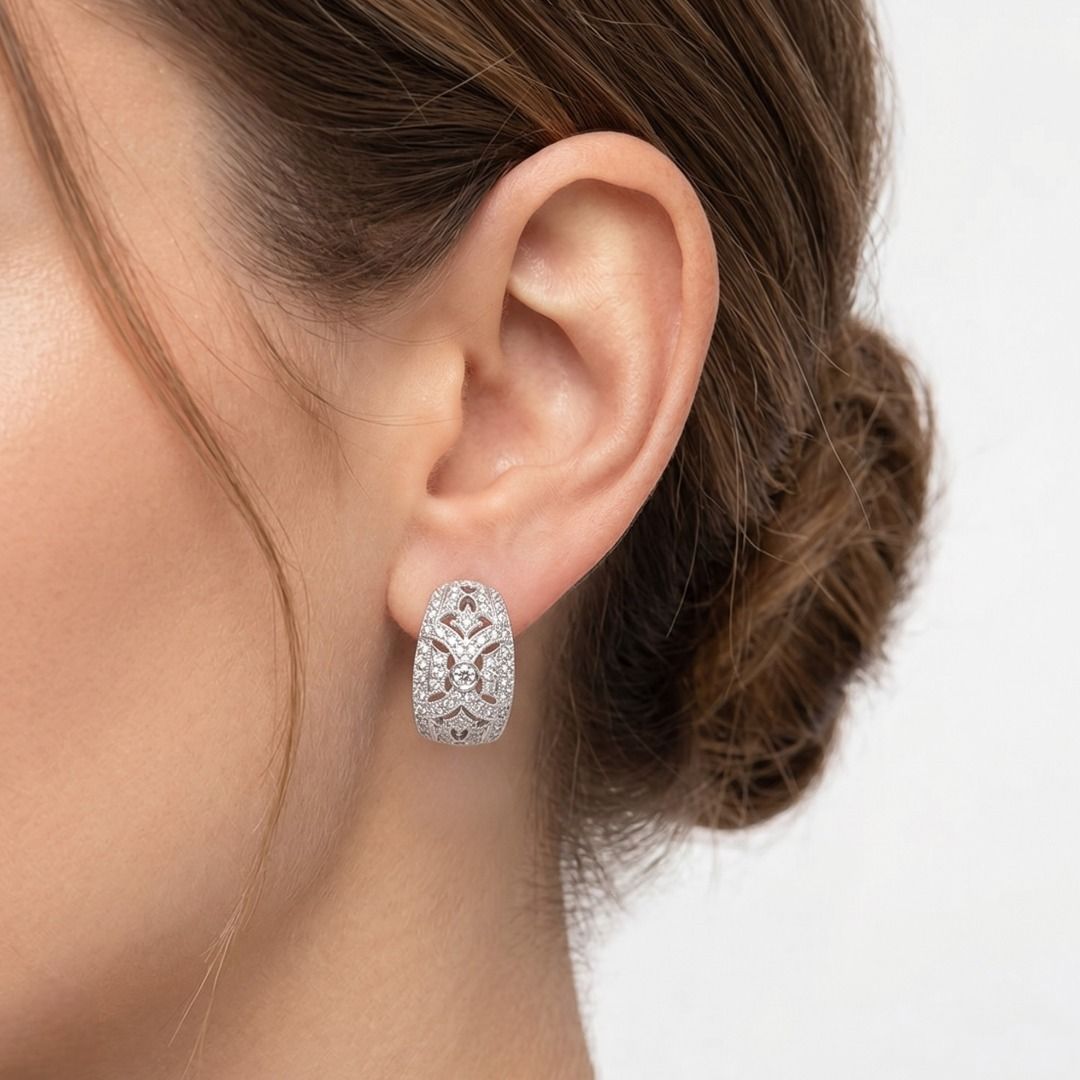 Elegant 1.14ct Round Brilliant Diamond Vintage Filigree Earrings in Platinum