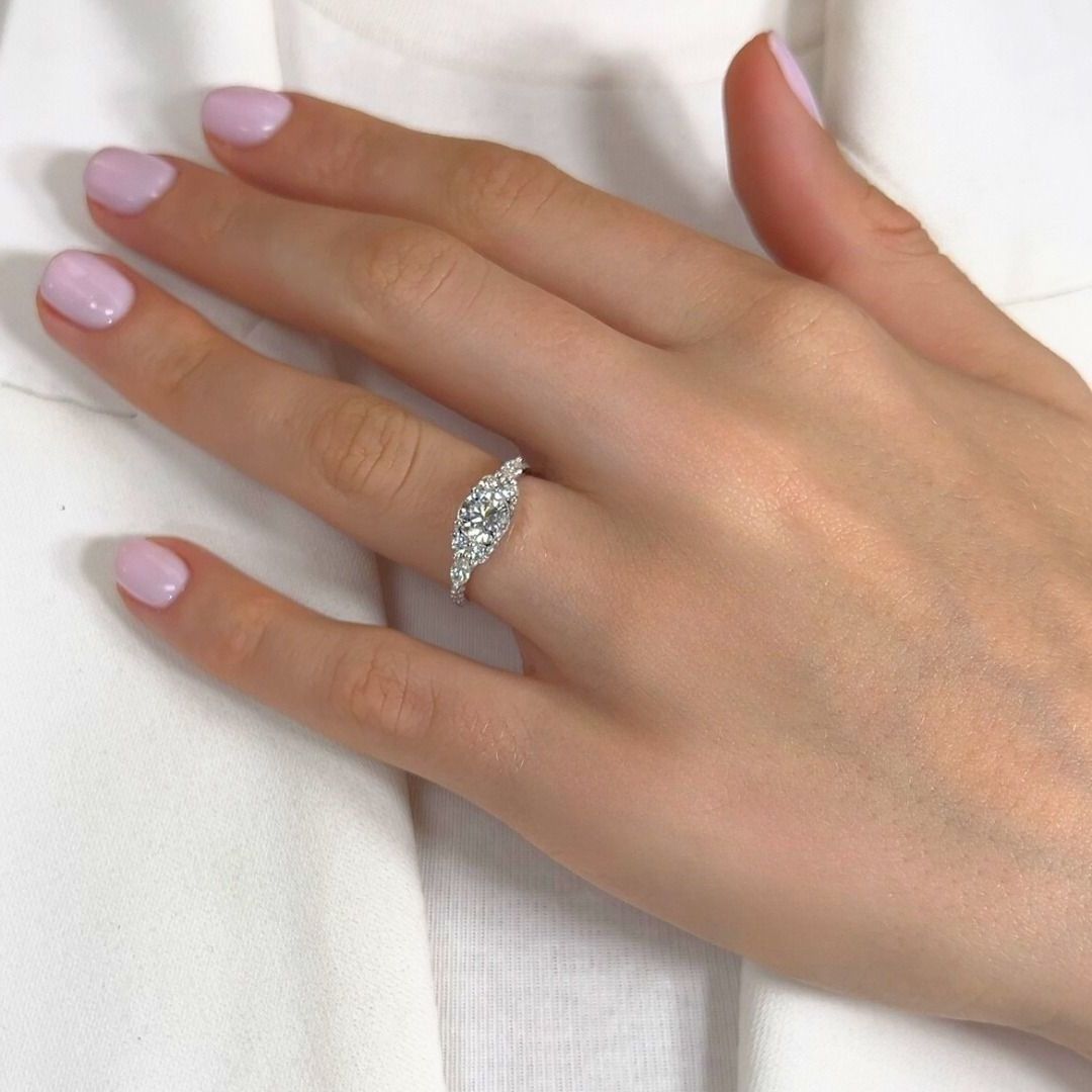 Elegant 1.38ct Diamonds Ring in 18k White Gold - GIA Certified