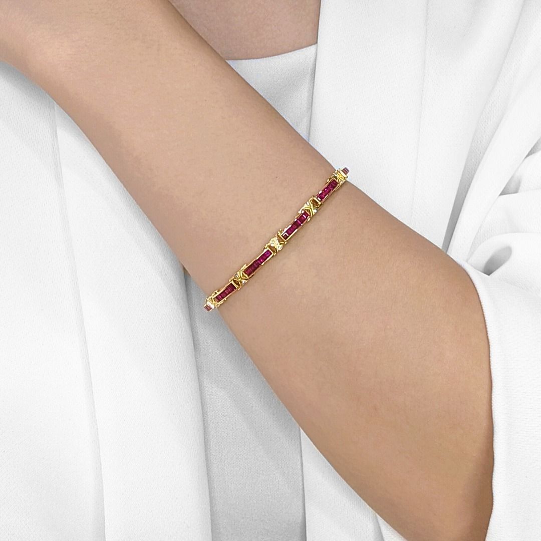 Elegant 1.71ct Ruby & Natural Diamond Bracelet in 18K Yellow Gold