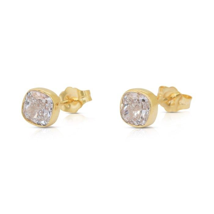 Elegant 2.05ct Diamonds Stud Earrings in 18k Yellow Gold - IGI Certified