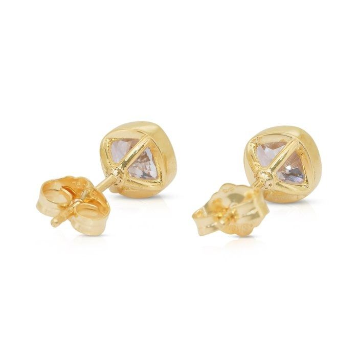 Elegant 2.05ct Diamonds Stud Earrings in 18k Yellow Gold - IGI Certified