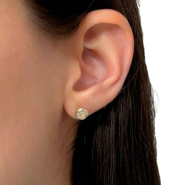 Elegant 2.05ct Diamonds Stud Earrings in 18k Yellow Gold - IGI Certified