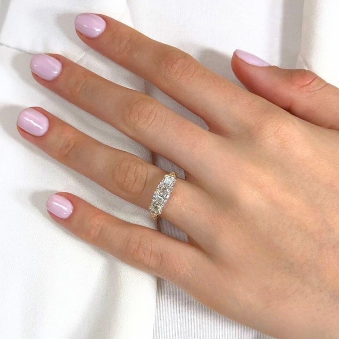 Elegant 2.26ct Diamonds 3-Stone Ring in 18k Yellow & White Gold - IGI Certified