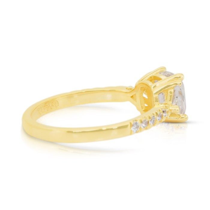 Elegant 2.57ct Diamonds 3-Stone Ring in 18k Yellow Gold - IGI Certified