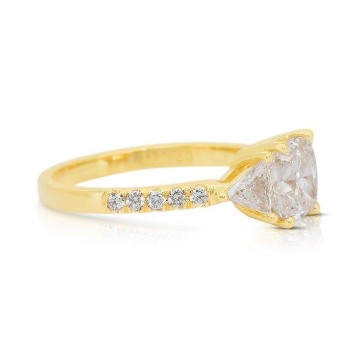Elegant 2.57ct Diamonds 3-Stone Ring in 18k Yellow Gold - IGI Certified