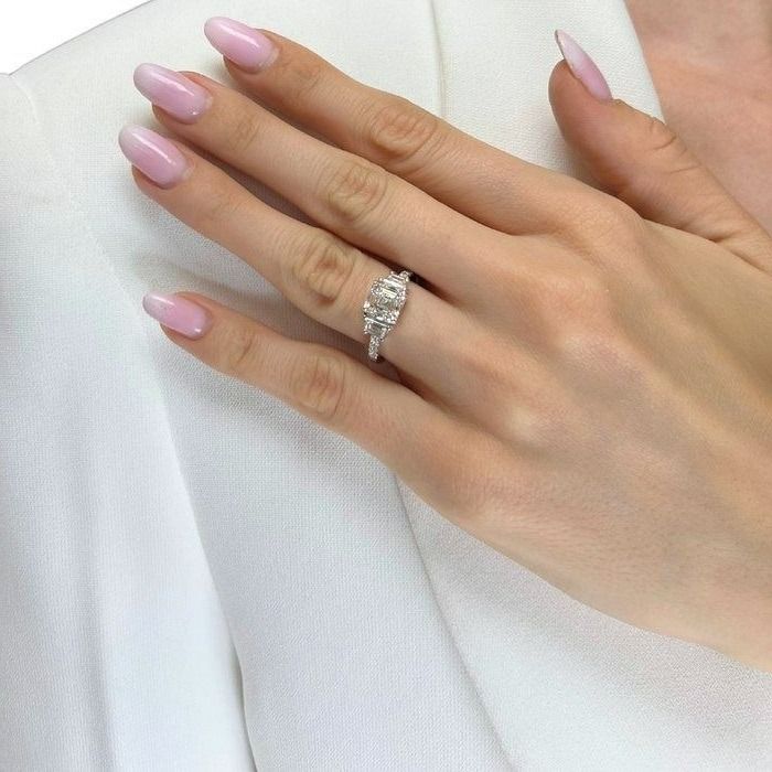 Elegant 2.63ct Diamonds 3-Stone Ring in 18k White Gold - GIA Certificate