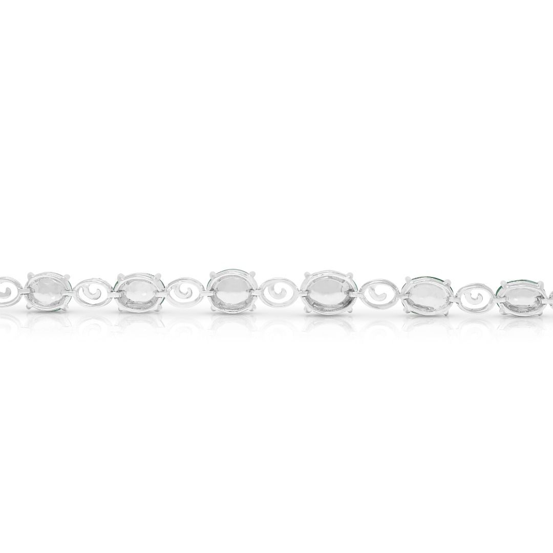 Elegantes 9-Karat-Armband aus grünem Jade-Cabochon und 0,25 Karat Diamanten in 18 Karat Weißgold mit NGI-Zertifikat