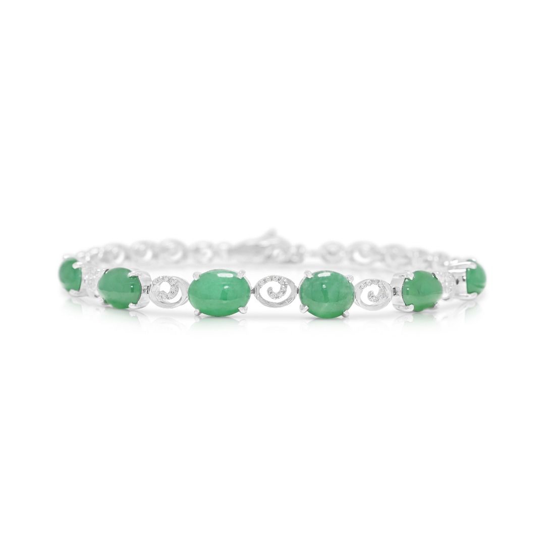 Elegantes 9-Karat-Armband aus grünem Jade-Cabochon und 0,25 Karat Diamanten in 18 Karat Weißgold mit NGI-Zertifikat