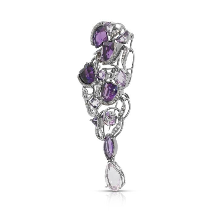 Enchanting 20.19ct Amethysts and Diamonds Brooch in 18k White Gold - IGI Certified