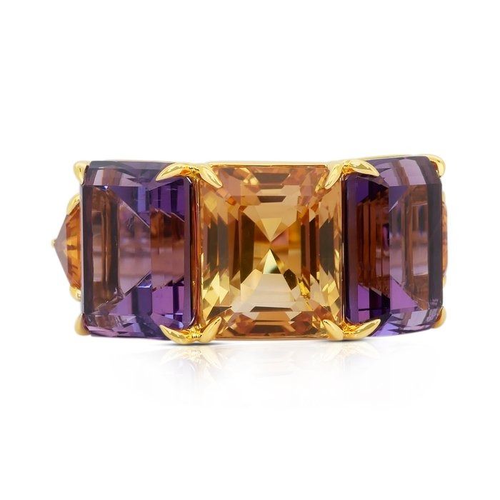 Enchanting 21.02ct Citrine, Amethysts, and Quartzs Ring in 18k Yellow Gold - IGI Certified